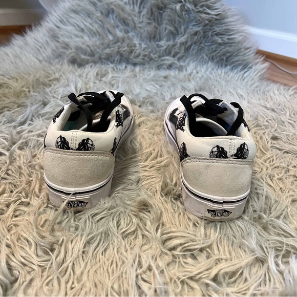 Vans comfy crush skull print sneakers. Women’s size 7.5 Men’s 6 - Picture 2 of 5